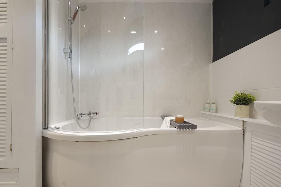 Bathroom, Bath