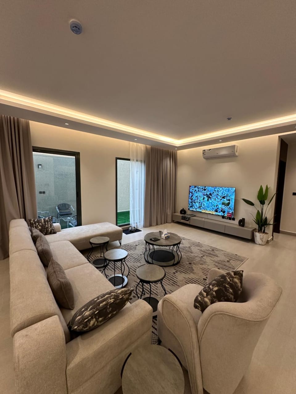 TV and multimedia, Living room, Seating area