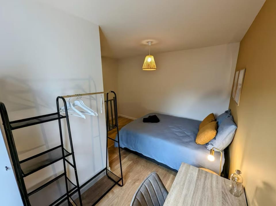 Bed, Photo of the whole room, Bedroom