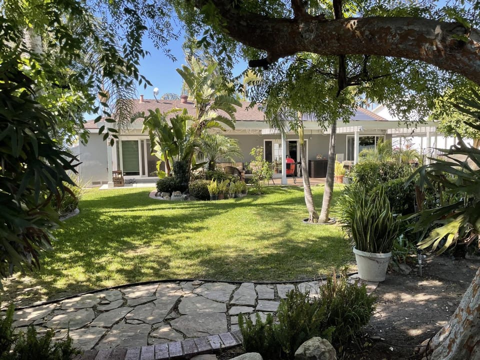 Property building, Day, Natural landscape, Garden, Garden view