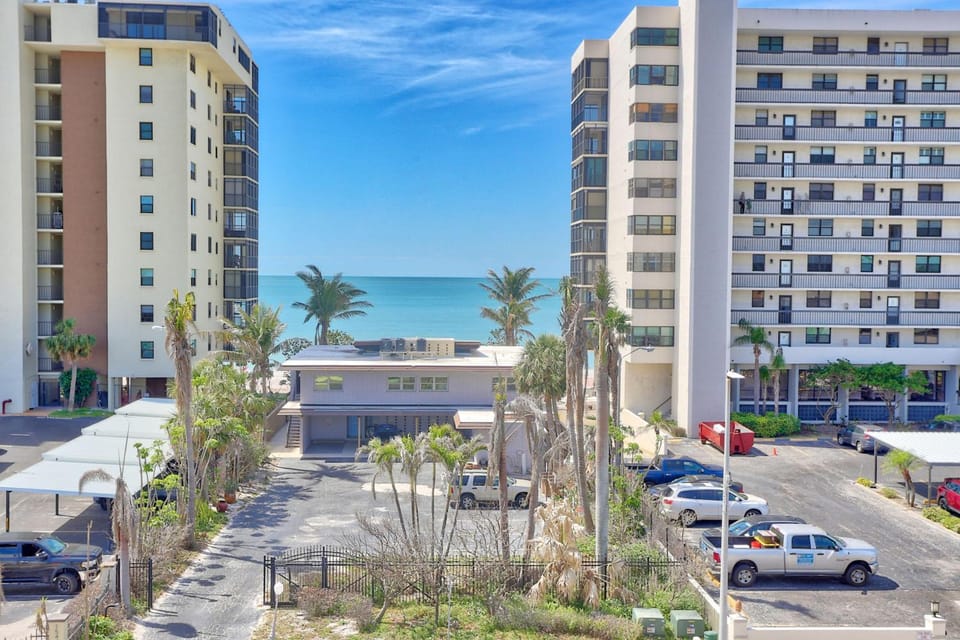 Azul Townhomes C1 - Sol Retreat House in Redington Beach