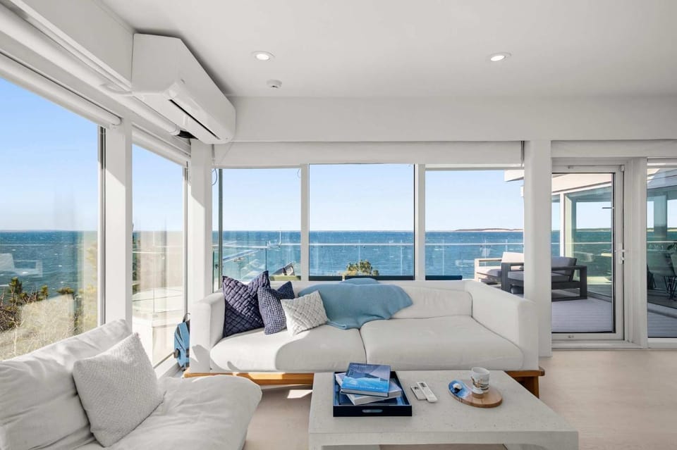 Waterfront Hot Tub Sauna Private Beach House in Wellfleet