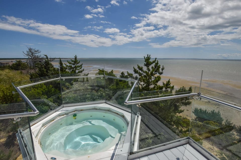 Waterfront Hot Tub Sauna Private Beach House in Wellfleet