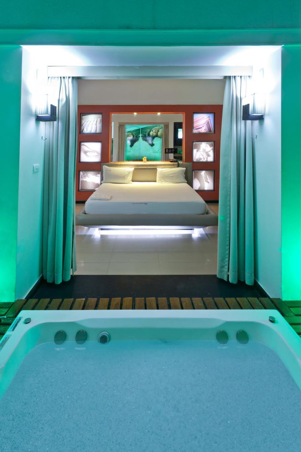 Bed, Photo of the whole room