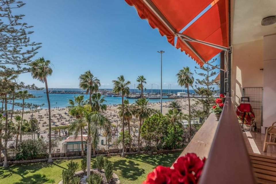 Nearby landmark, Balcony/Terrace, Beach, Sea view
