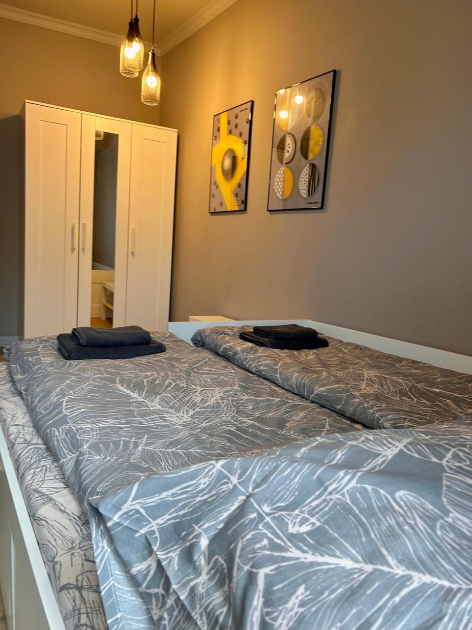 Bed, Photo of the whole room, Bedroom, wardrobe