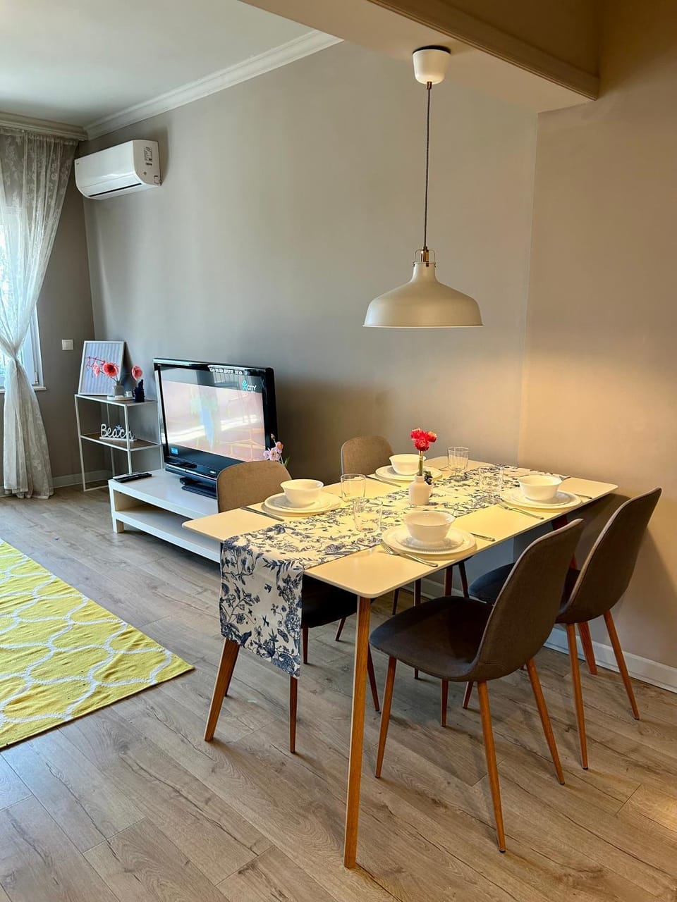 Living room, Photo of the whole room, Seating area, Dining area, air conditioner