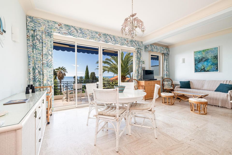 TV and multimedia, Living room, Dining area, Sea view