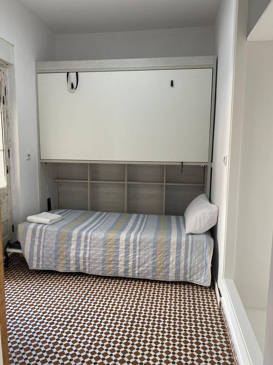 Cuarto Antolín Yellowdoor Apartment in Ponferrada