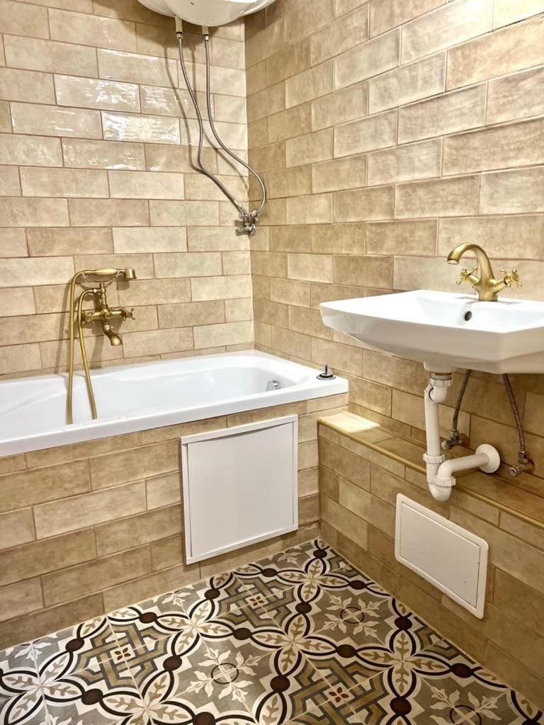 Bathroom, Bath