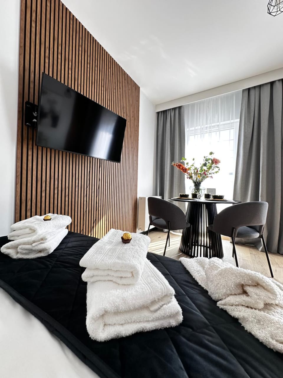 Bed, TV and multimedia, Photo of the whole room, Seating area