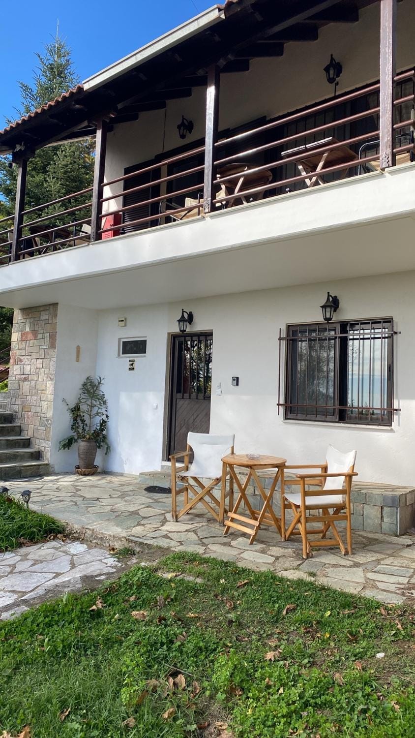 To σαλέ της λίμνης 2 Bed and Breakfast in Peloponnese, Western Greece and the Ionian