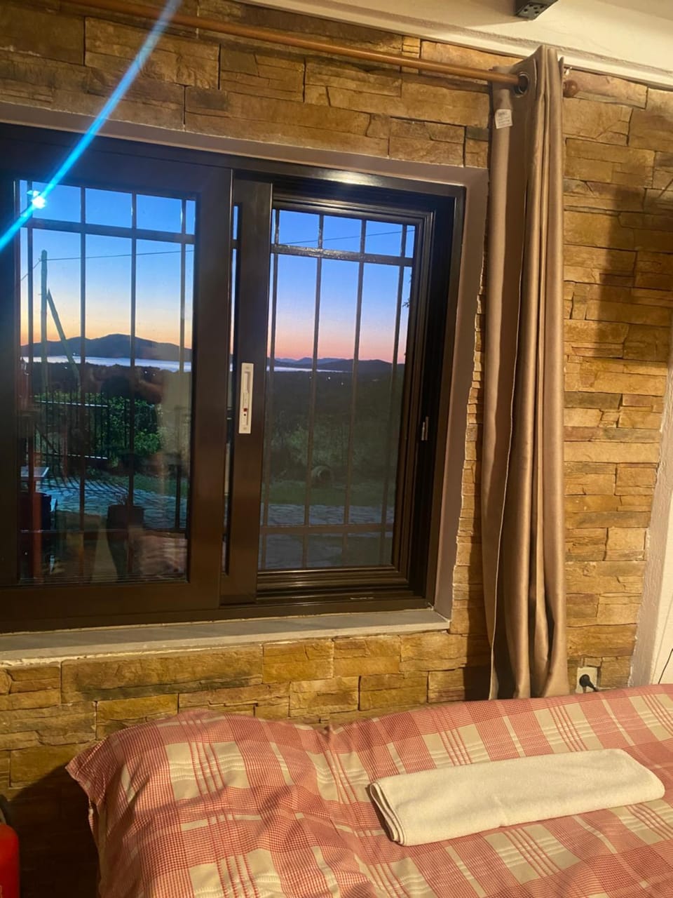 Bed, Natural landscape, Photo of the whole room, Bedroom