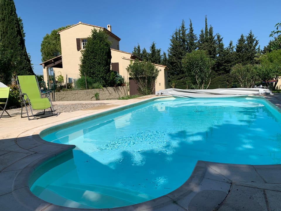 Garden view, Pool view, Swimming pool, sunbed