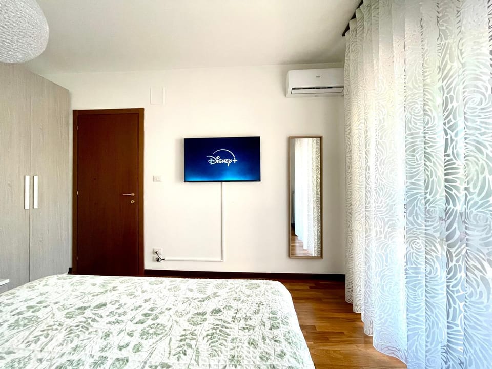 Sunset Escape, relax a due passi dal mare con terrazza e aria condizionata Apartment in Montesilvano