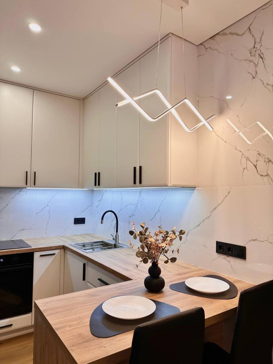 Kitchen or kitchenette, Dining area, stove