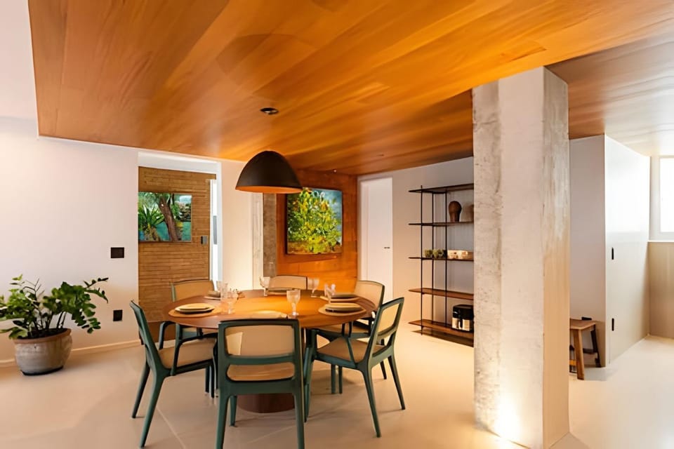 Seating area, Dining area