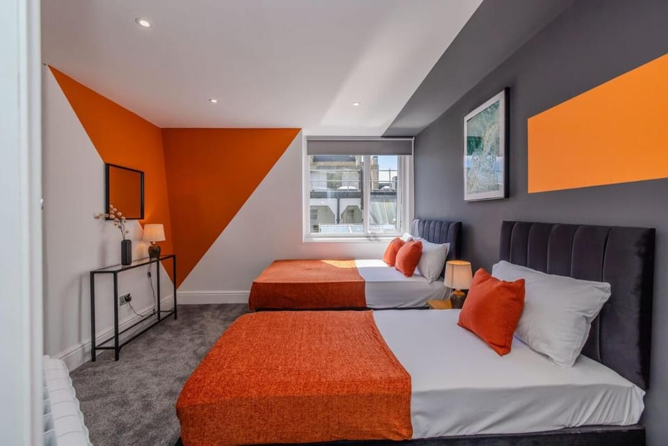 Amazing 3 Bedroom Flat Next to Brighton Beach Apartment in Brighton