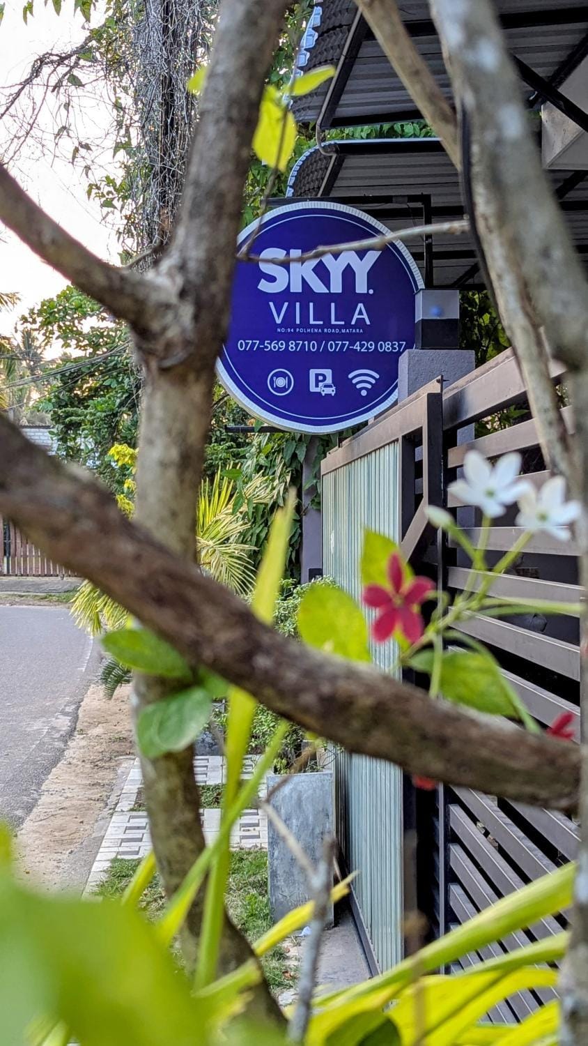 Day, Property logo or sign, Garden, Logo/Certificate/Sign, Garden view, Street view