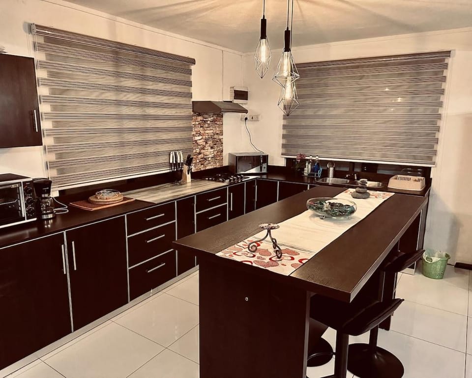 Kitchen or kitchenette, Dining area, stove