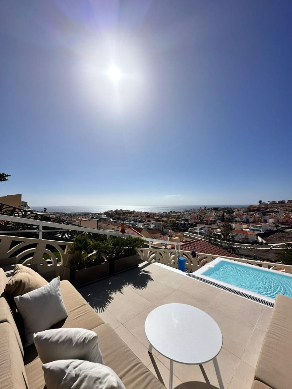 Balcony/Terrace, Sea view, Swimming pool