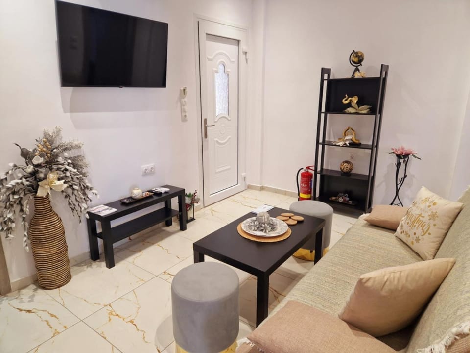 Ella Deluxe Apartment in Limenaria