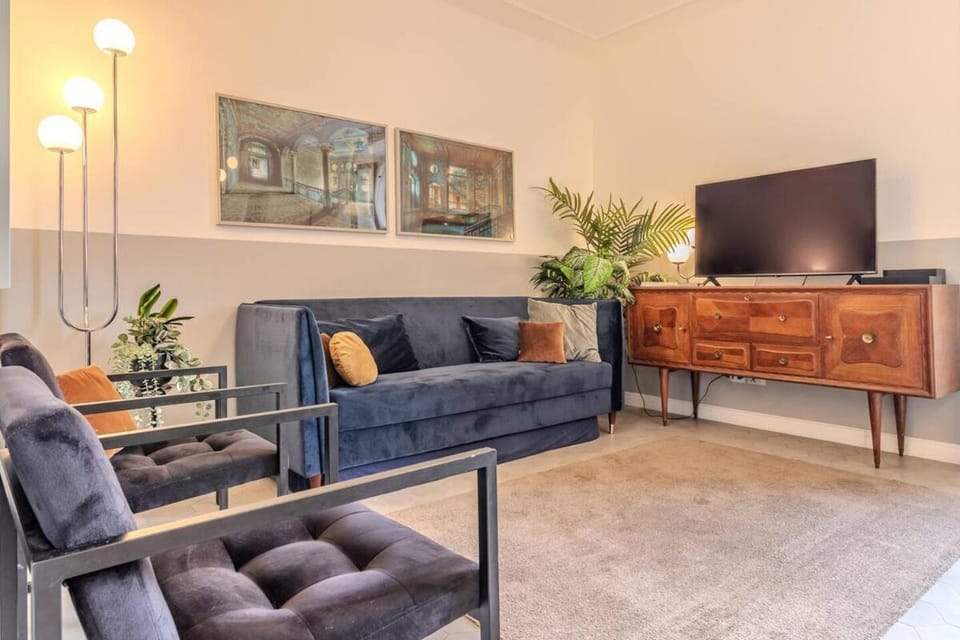 Blue Como 1 Lake View 2BR Apt with Private Parking Apartment in Como