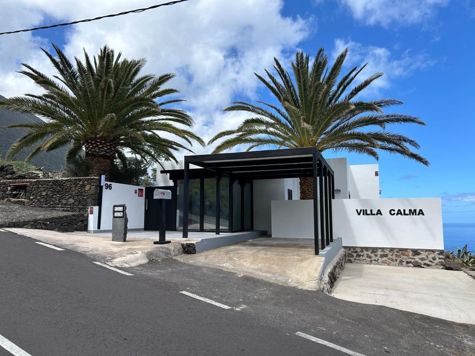 Villa Calma Villa in El Hierro