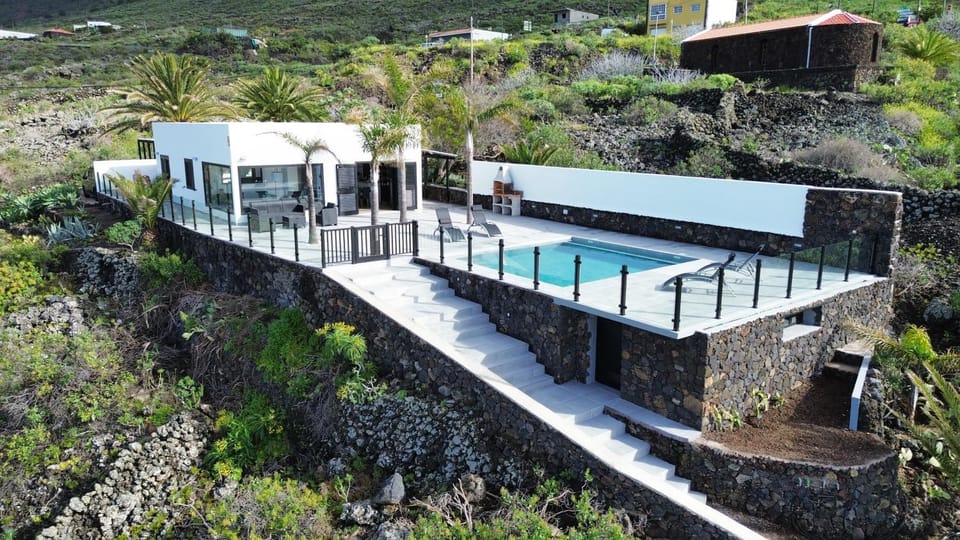 Villa Calma Villa in El Hierro