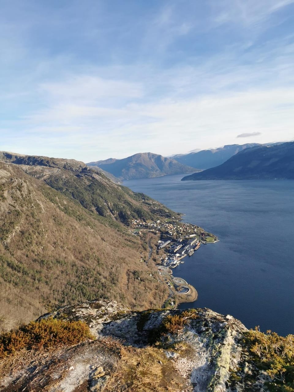 Charming guest house with amazing view House in Vestland