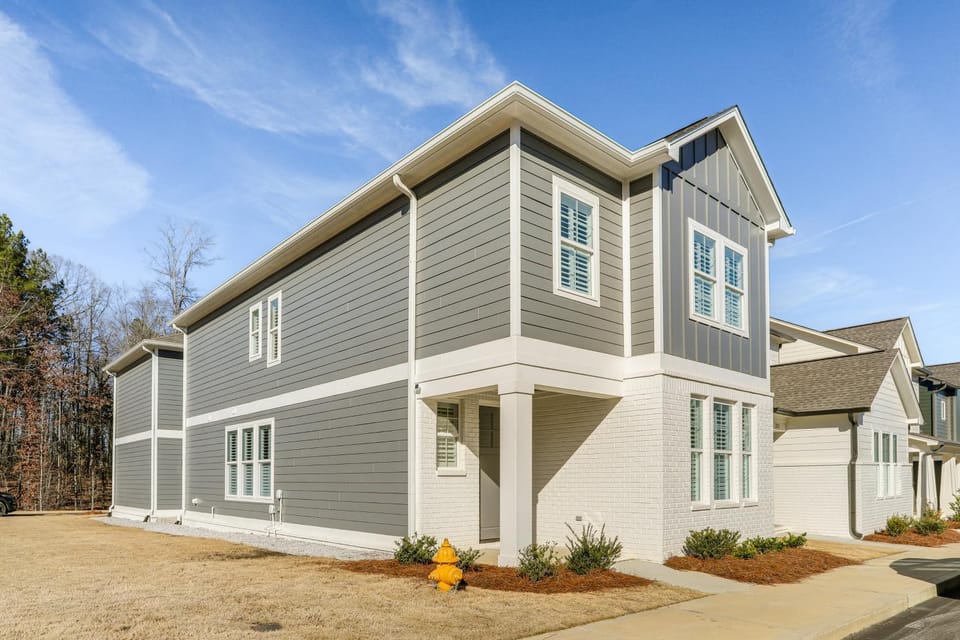 Near Square & Campus: Modern Home w/ Pool Access! House in Oxford