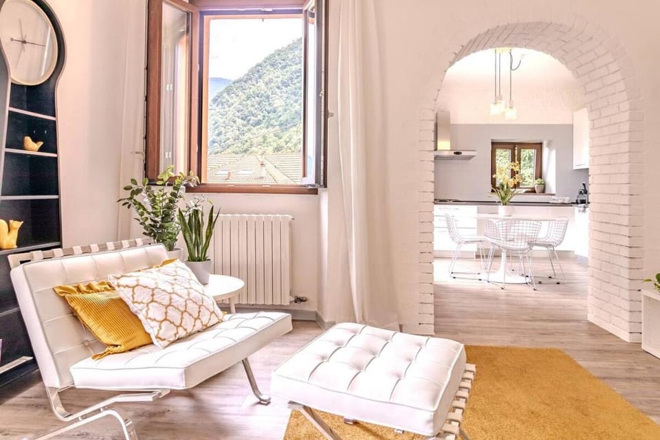 Blue Como 2 Lake View with Balconies & Parking Apartment in Como