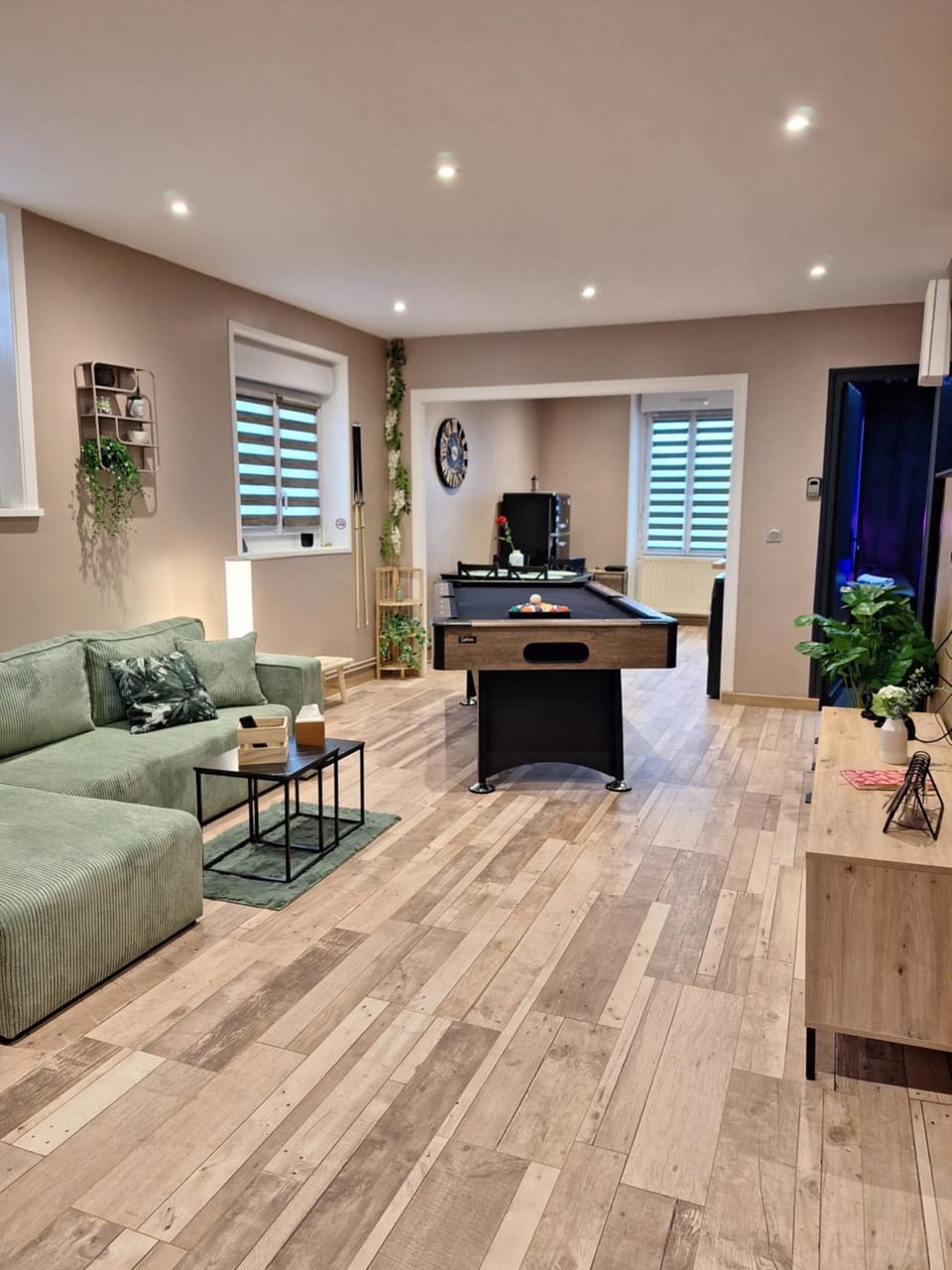 Love Room la Vida Apartment in Normandy