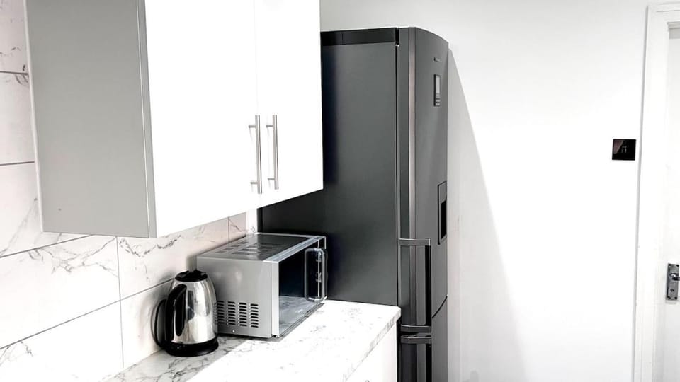 Coffee/tea facilities, Kitchen or kitchenette, oven, toaster