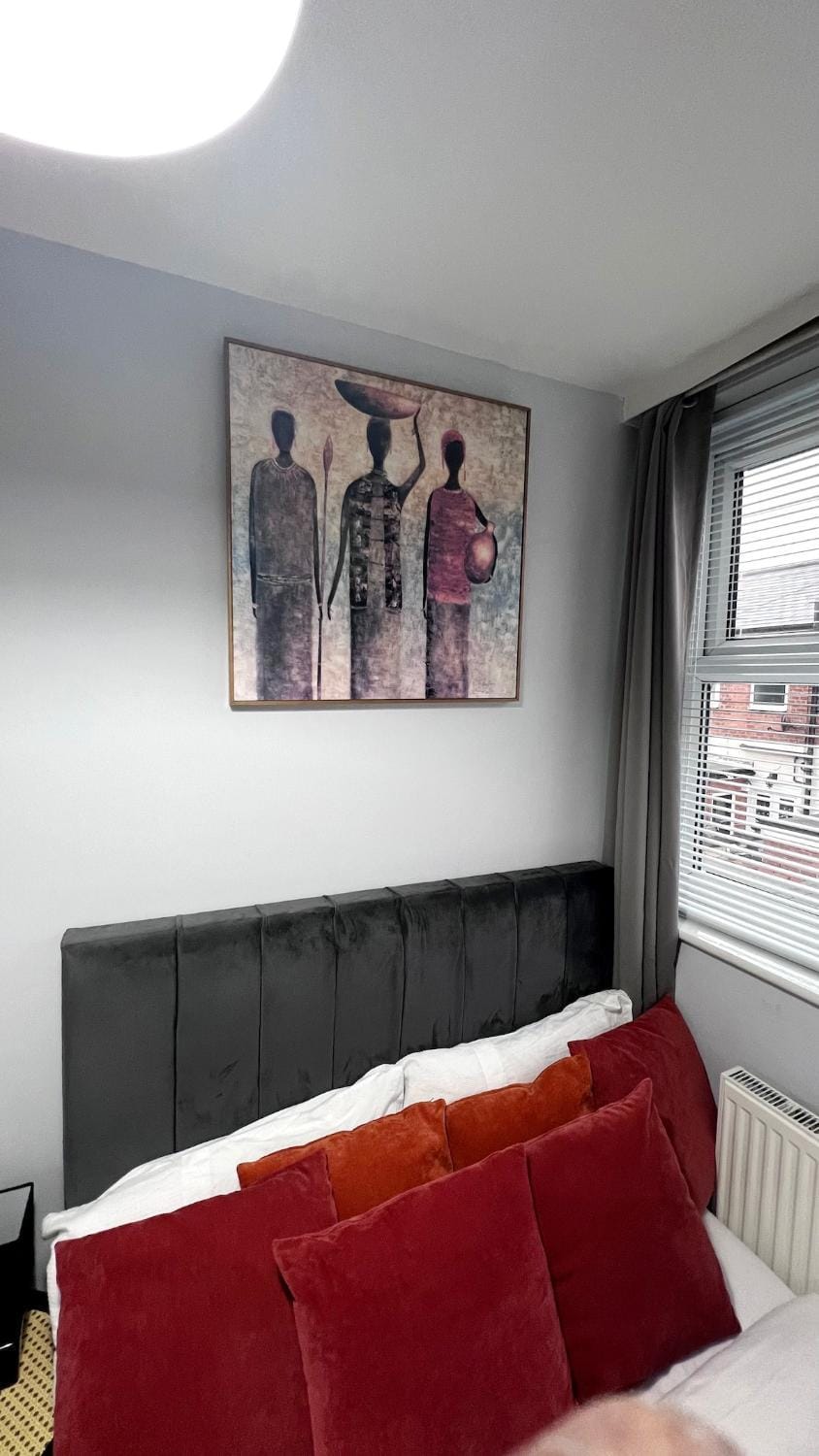 Bed, Photo of the whole room, Decorative detail, Bedroom