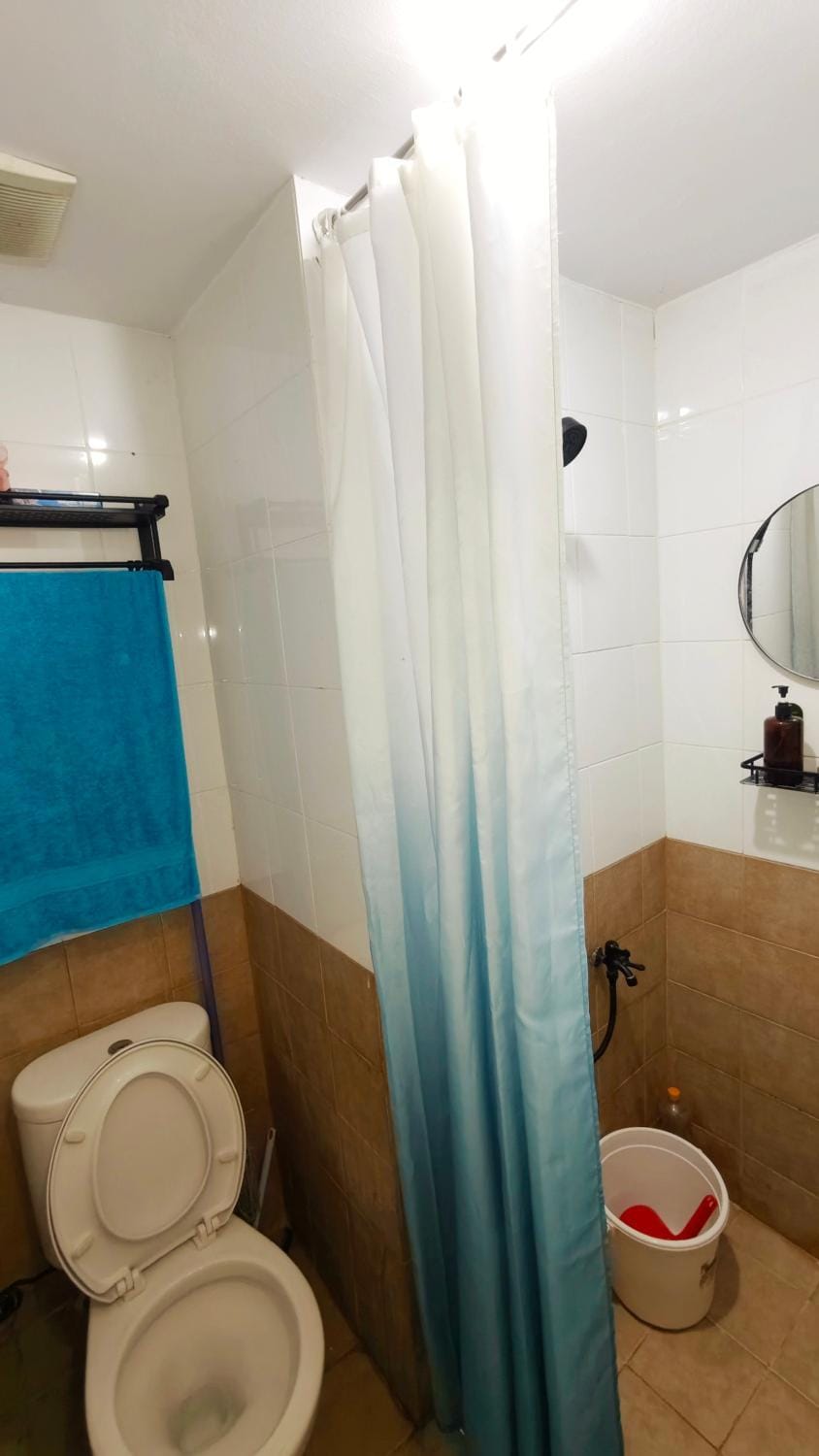 Studio suite Green Pramuka Love hotel in Jakarta
