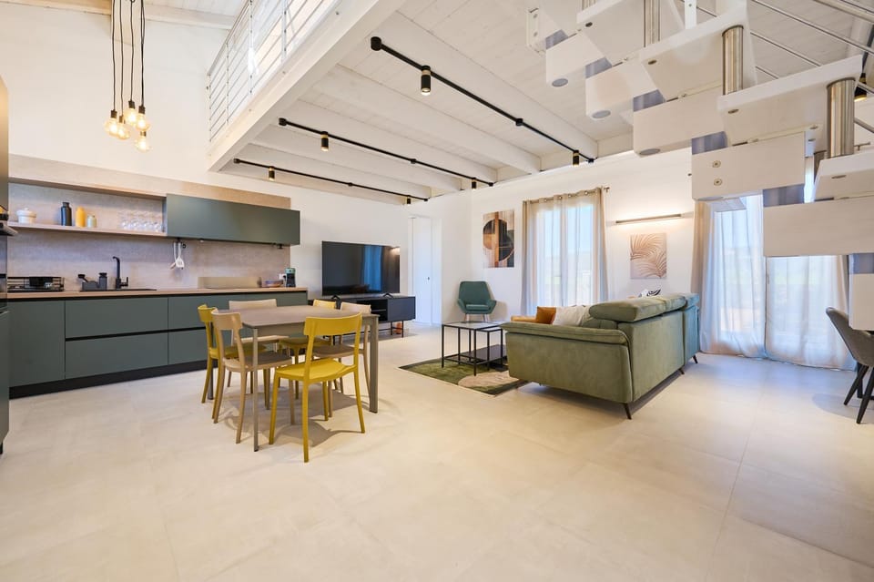 TV and multimedia, Living room, Dining area
