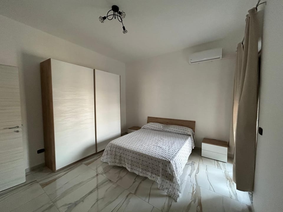 Bed, Photo of the whole room, Bedroom, wardrobe, air conditioner