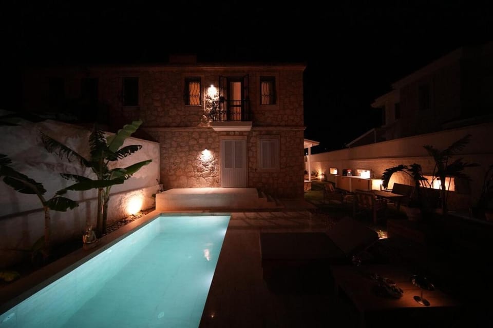 Alaçatı'da Saunalı Jakuzili Villa Villa in Alaçatı