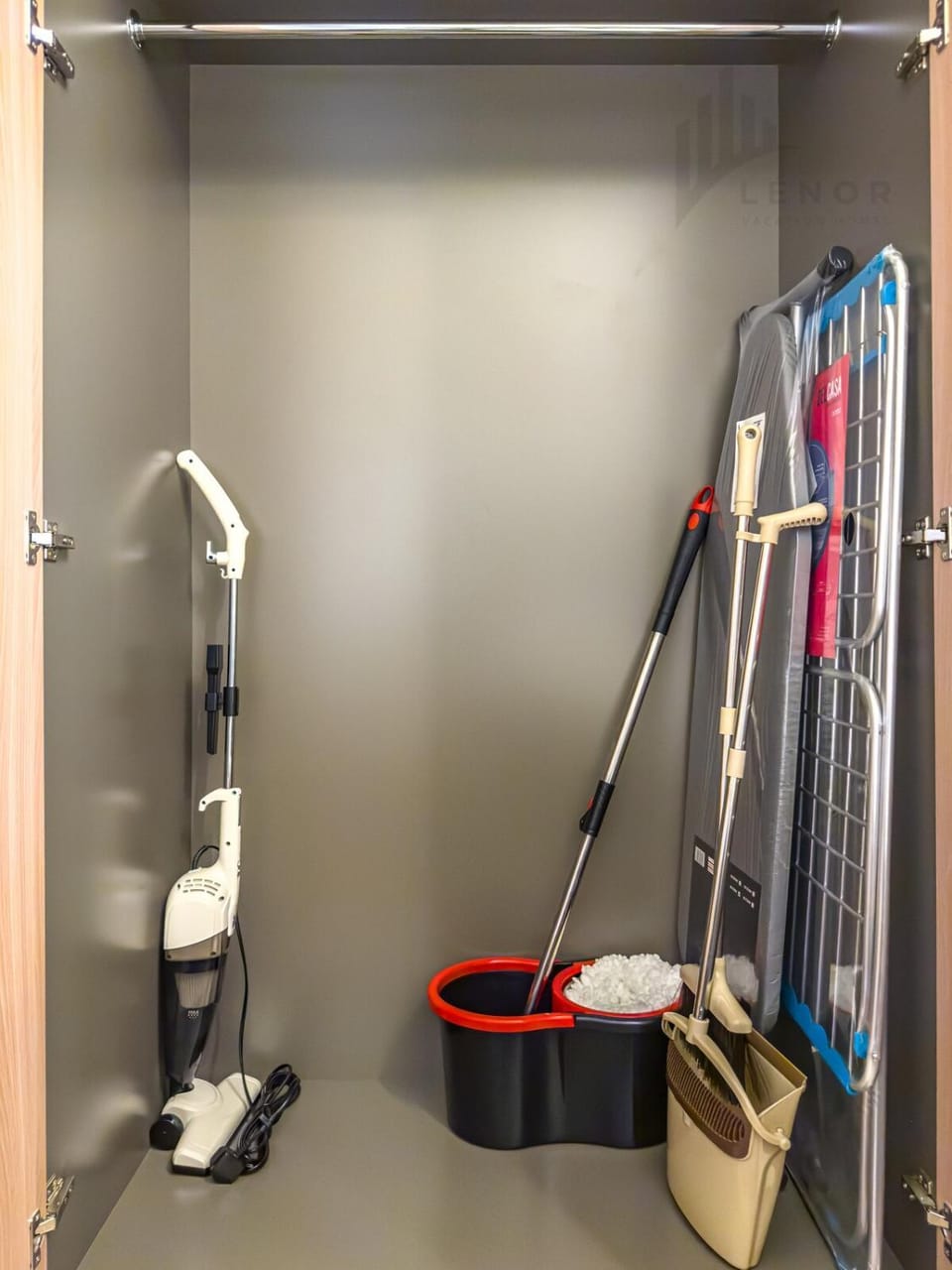 Bedroom, laundry