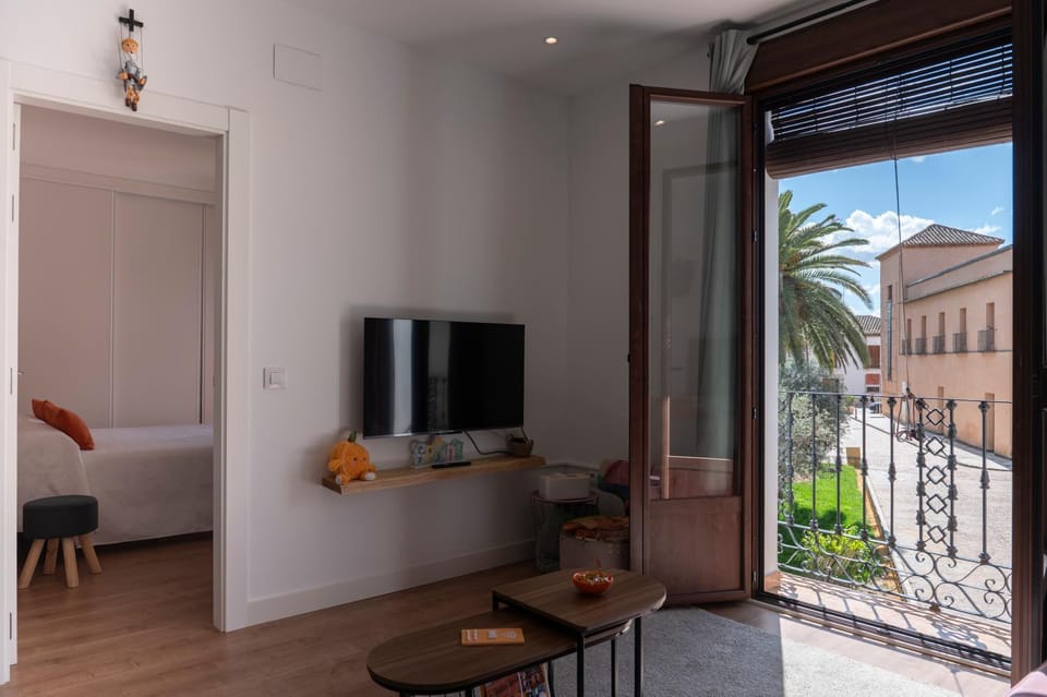 TV and multimedia, Balcony/Terrace, Living room, Landmark view, air conditioner, air conditioner
