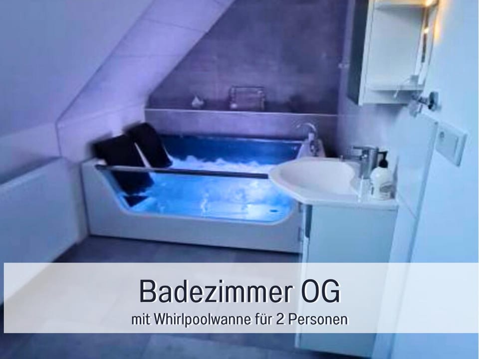 Hot Tub, Bathroom, Spa and wellness centre/facilities