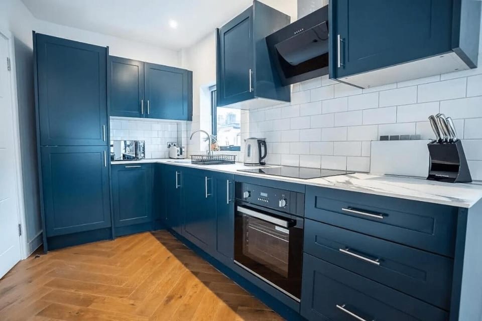 Central 2 Bed bedroom Next to Brighton Station Apartment in Brighton