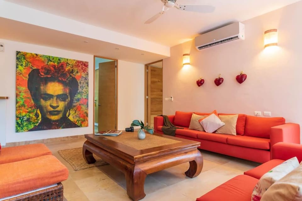 Tropical Oasis with Cenote & Pool Walk to Beach House in Playa del Carmen