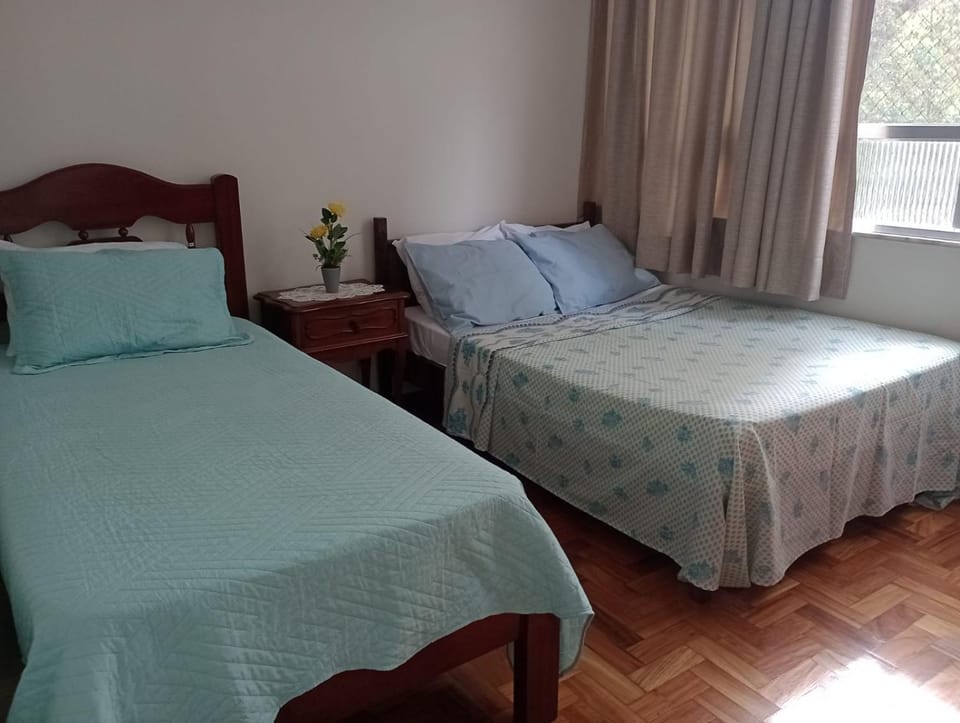 Apto Clássico, Centro de Friburgo, em frente à Pça Getúlio Vargas e pertinho do Teleférico e da Pça Suspiro - Muito bem equipado - Aquecedor Apartment in Nova Friburgo