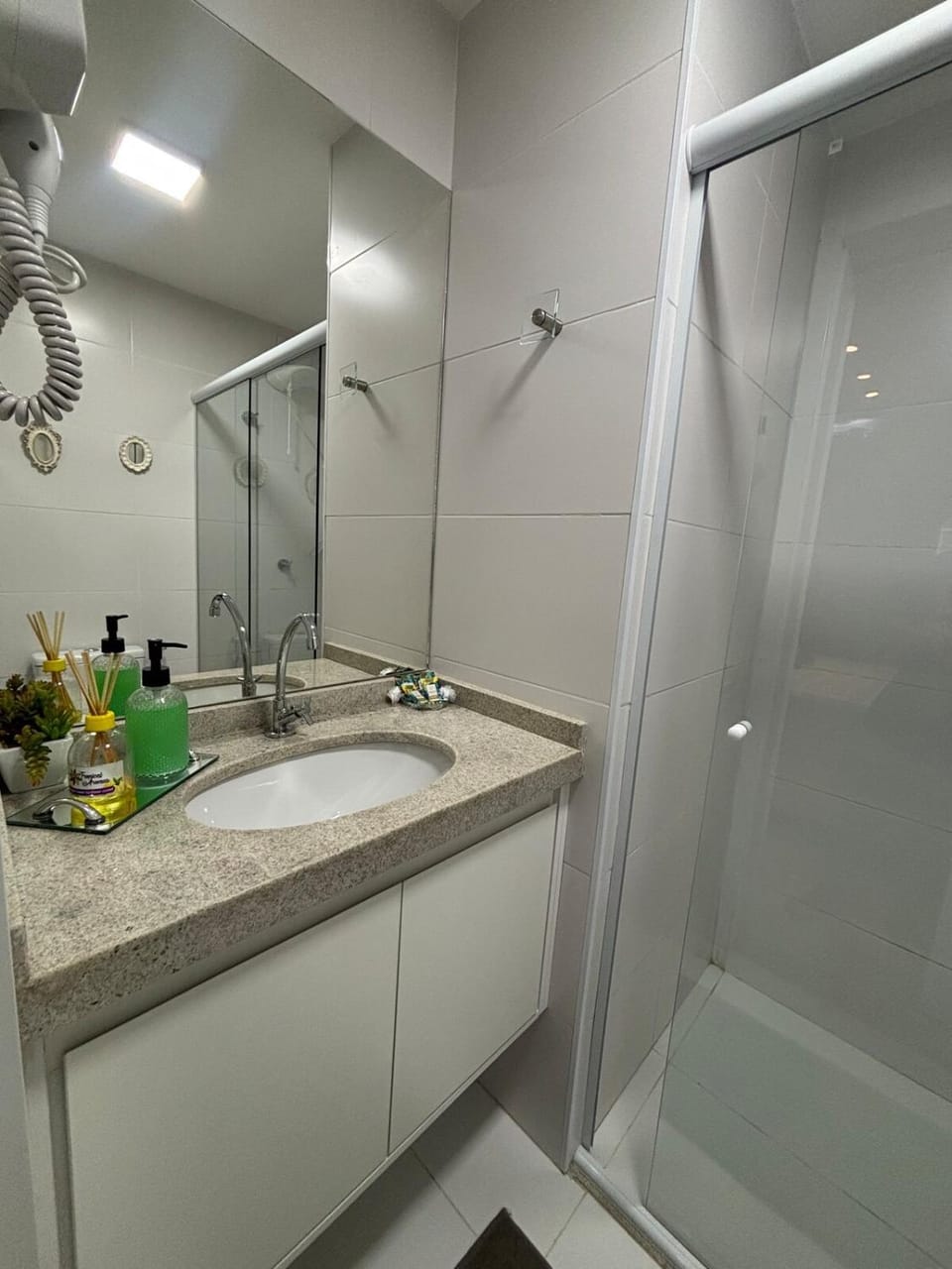 Shower, Bathroom, towels