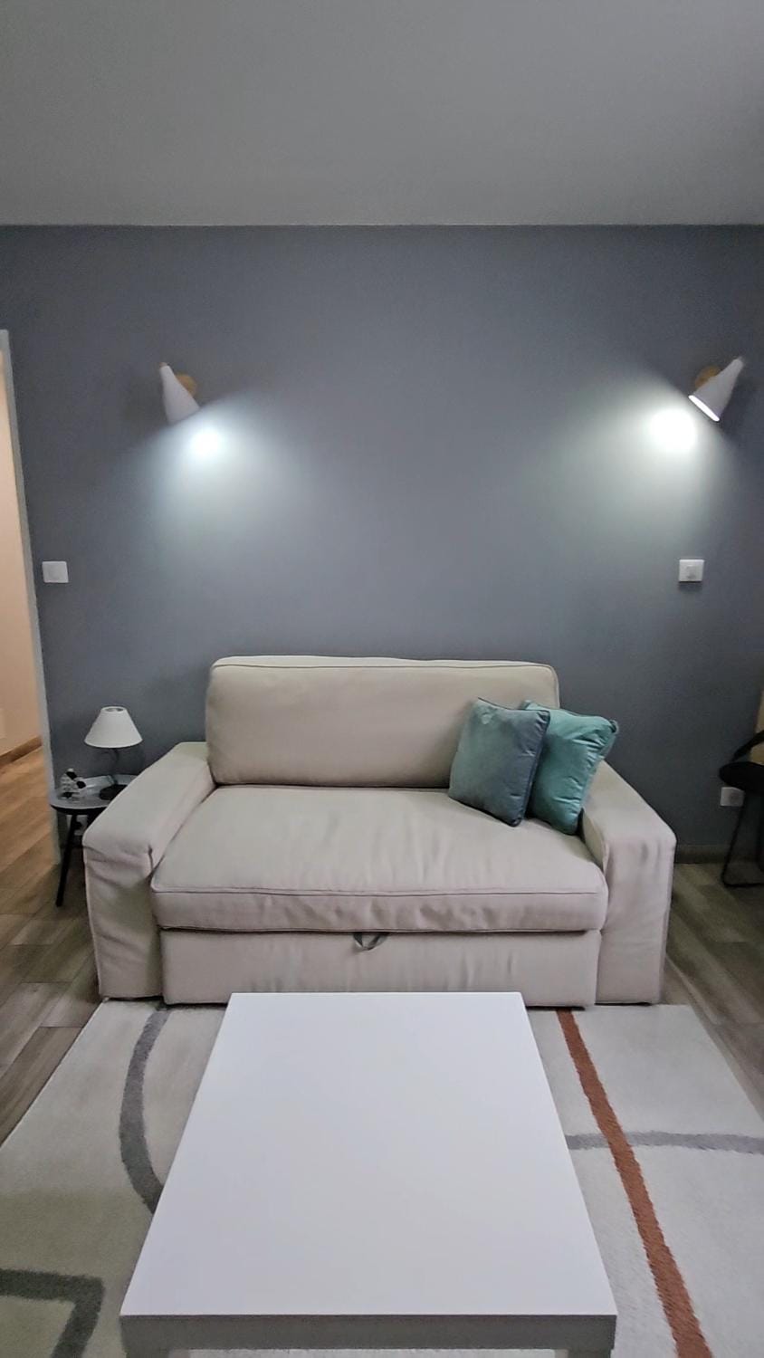 Bed, Living room