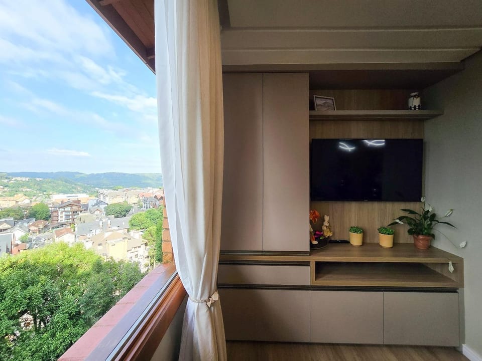 TV and multimedia, View (from property/room), City view, Garden view, Landmark view, Street view