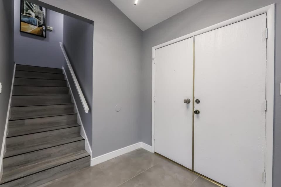 Villa in the HEART of town House in Spring Valley