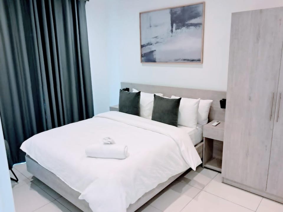 Bed, Bedroom, towels, wardrobe